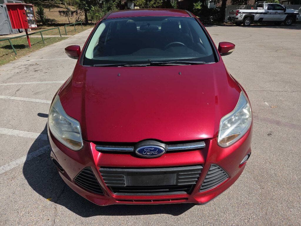 Used 2013 Ford Focus SE w/ SE Winter Pkg FWD image 9