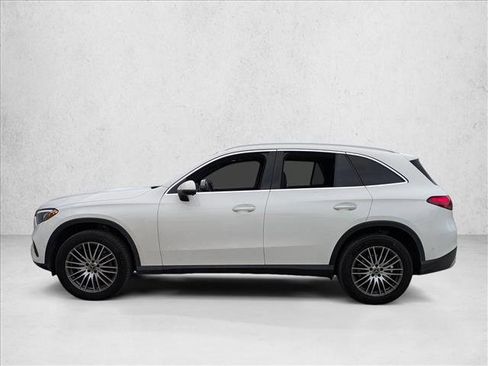 Used 2025 Mercedes-Benz GLC 300 4MATIC image 8