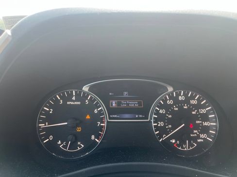Used 2016 Nissan Pathfinder SV w/ SV Cold Weather Package FWD image 12