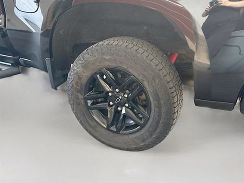 Used 2022 Chevrolet Silverado 1500 LT Trail Boss w/ LT Trail Boss Premium Package AWD/4WD image 29