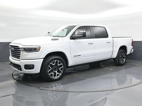 Used 2025 RAM 1500 Laramie AWD/4WD image 24