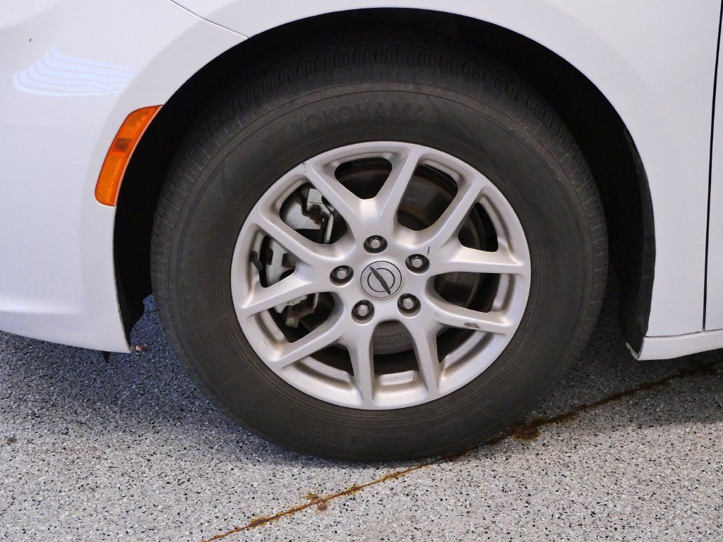 Certified 2023 Chrysler Pacifica Touring-L FWD image 12