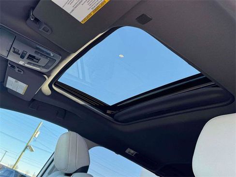 Certified 2022 Toyota Sienna XSE image 18