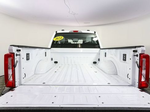 Used 2024 Ford F250 XL w/ XL Chrome Package image 11
