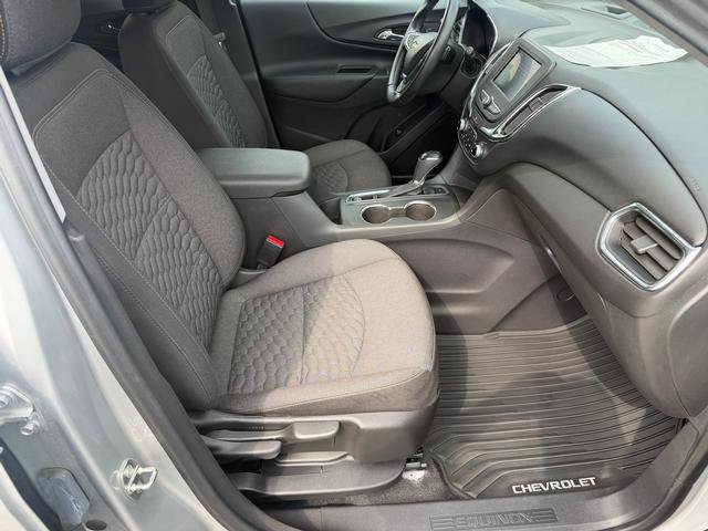 Used 2020 Chevrolet Equinox LT w/ Driver Convenience Package AWD/4WD image 18