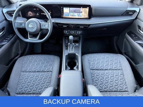 Used 2025 Nissan Kicks SV w/ Illumination Package AWD/4WD image 17