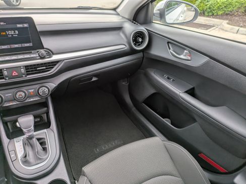 Used 2021 Kia Forte LXS image 12