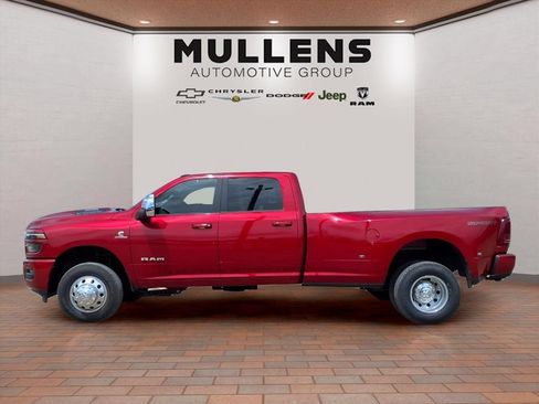 Used 2026 RAM 3500 Laramie w/ Sport Appearance Package AWD/4WD image 8