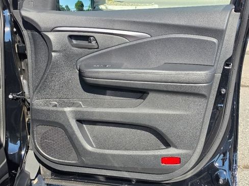 Used 2025 Honda Passport EX-L image 10