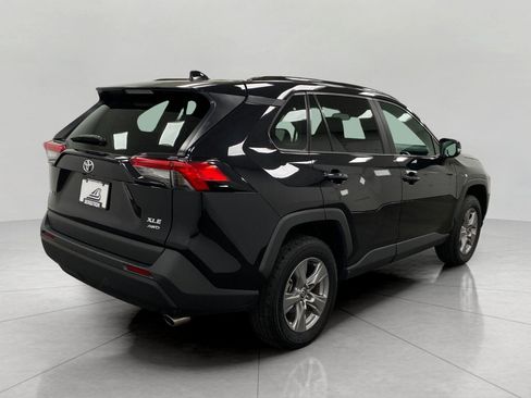 Used 2025 Toyota RAV4 XLE AWD/4WD image 4