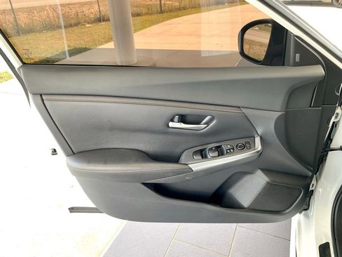 Used 2022 Nissan Sentra SR FWD image 12