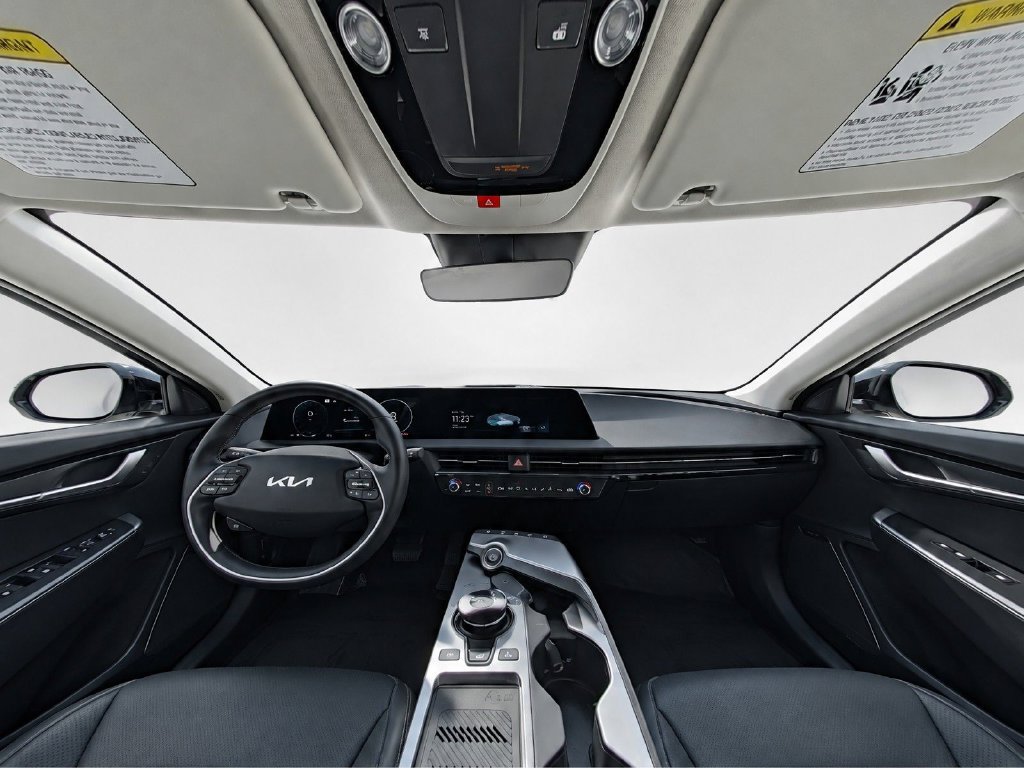 Certified 2024 Kia EV6 Wind AWD/4WD image 22