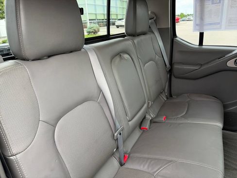 Used 2016 Nissan Frontier SL w/ Moonroof Package AWD/4WD image 34