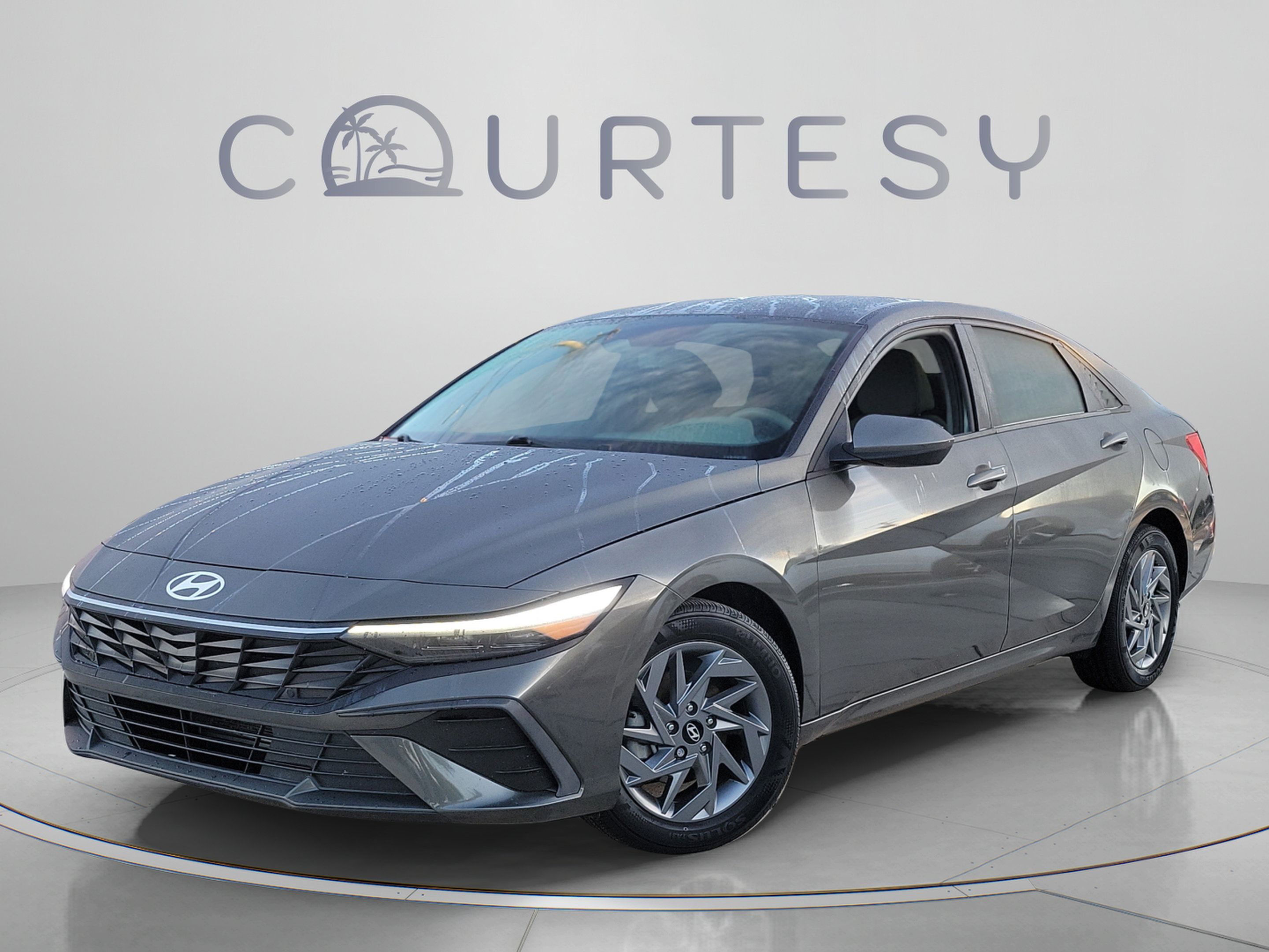 Used 2024 Hyundai Elantra SEL FWD image 1