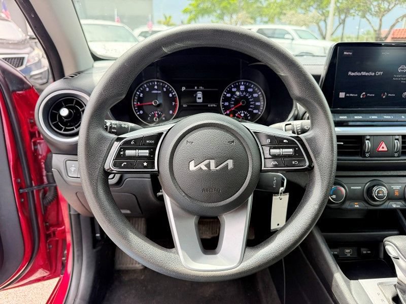 Used 2023 Kia Forte LXS w/ LXS Technology Package FWD image 19