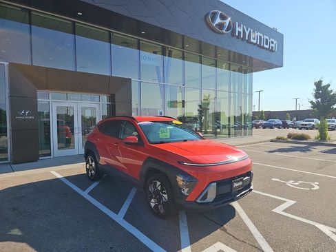 Certified 2024 Hyundai Kona SEL AWD/4WD image 7