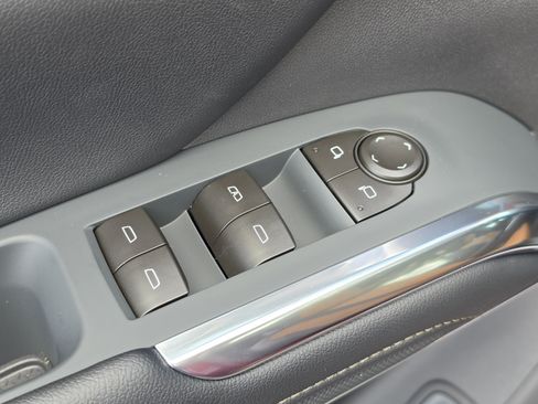 New 2027 Chevrolet Traverse Z71 w/ Enhanced Driving Package AWD/4WD image 25