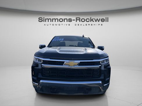 Used 2024 Chevrolet Silverado 1500 LT image 1