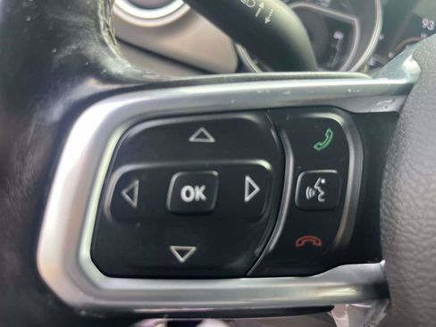 Used 2019 Jeep Wrangler Unlimited Sahara w/ Cold Weather Group AWD/4WD image 19