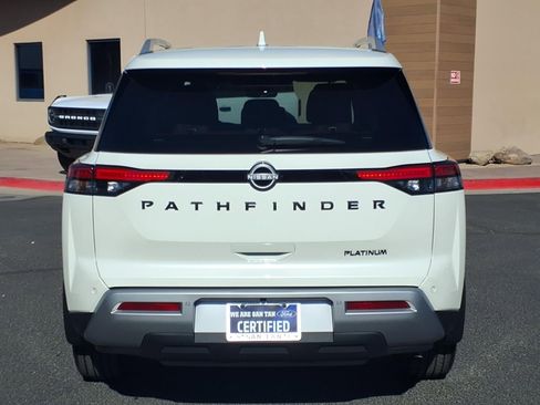 Used 2024 Nissan Pathfinder Platinum w/ Black Appearance Package FWD image 5