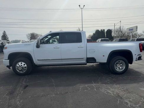 New 2026 Chevrolet Silverado 3500 High Country w/ High Country Premium Package AWD/4WD image 5