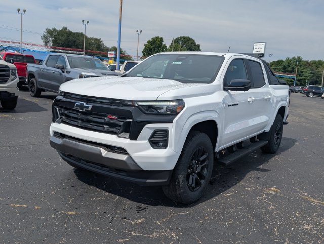 New 2026 Chevrolet Colorado Z71 w/ Midnight Edition AWD/4WD image 3