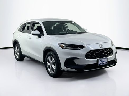 Used 2023 Honda HR-V LX image 3