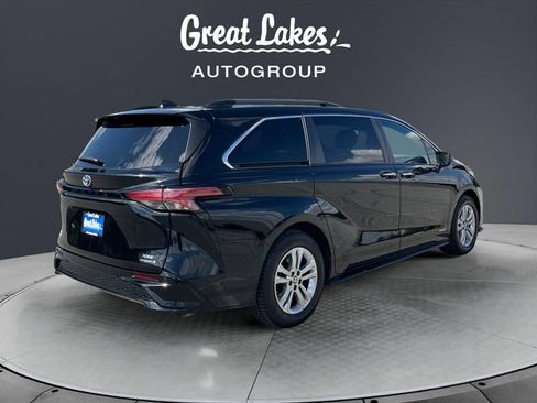 Used 2021 Toyota Sienna XSE AWD/4WD image 5