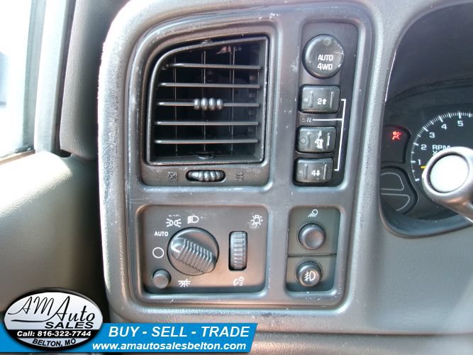 Used 2005 GMC Sierra 1500 SLE w/ Off-Road Package AWD/4WD image 11