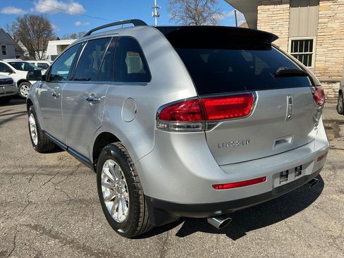Used 2011 Lincoln MKX AWD image 5