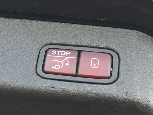 Used 2017 Mercedes-Benz GLE 400 4MATIC image 26