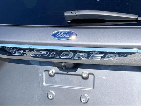 Used 2022 Ford Explorer XLT RWD image 27