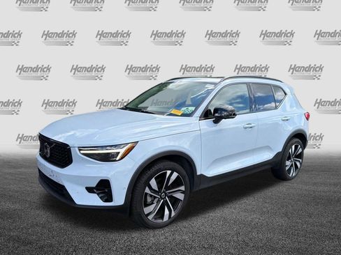 Used 2024 Volvo XC40 B5 Ultimate w/ Protection Package Premier AWD/4WD image 7