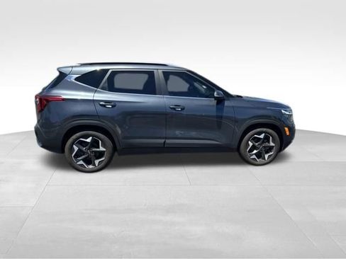 Certified 2025 Kia Seltos EX w/ EX Sunroof Package FWD image 9