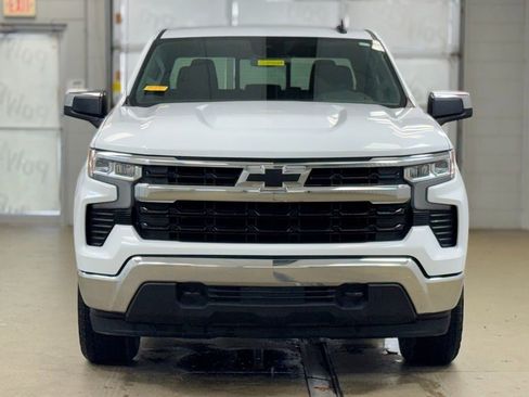 Used 2025 Chevrolet Silverado 1500 LT AWD/4WD image 2