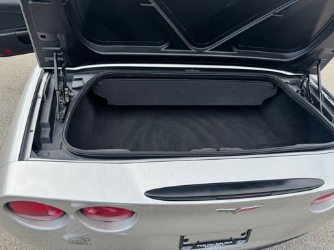 Used 2006 Chevrolet Corvette Convertible w/ Preferred Equipment Group RWD image 30