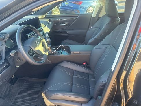 Used 2025 Lexus ES 350 Luxury image 10