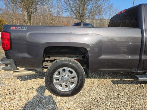 Used 2015 Chevrolet Silverado 2500 LT w/ LT Convenience Package image 21