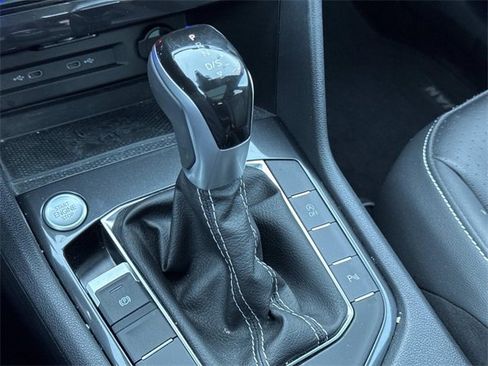 Certified 2024 Volkswagen Tiguan SE R-Line image 22