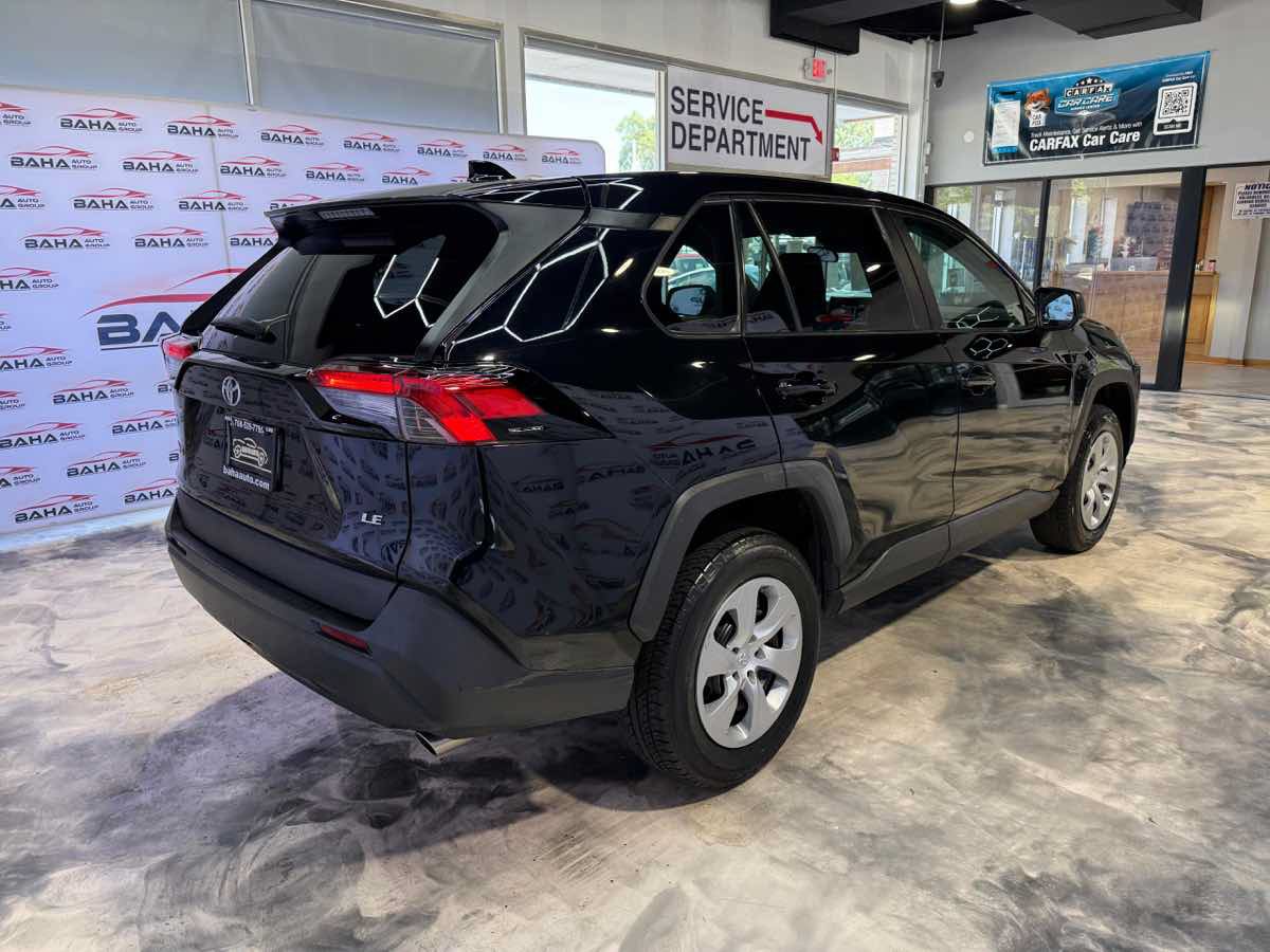 Used 2022 Toyota RAV4 LE FWD image 6