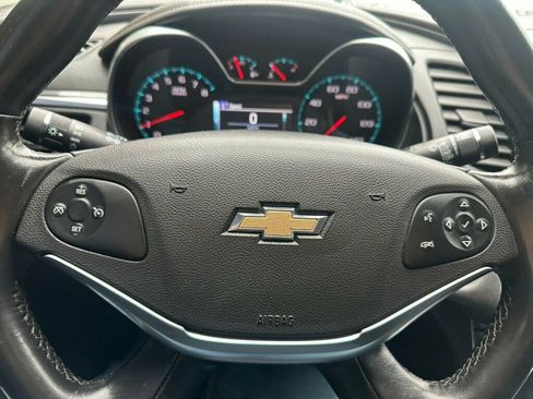 Used 2019 Chevrolet Impala LT FWD image 14