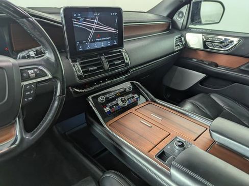 Used 2020 Lincoln Navigator Reserve AWD/4WD image 14