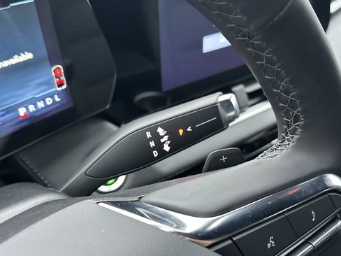 New 2026 Chevrolet Equinox LT w/ Convenience Package II image 20