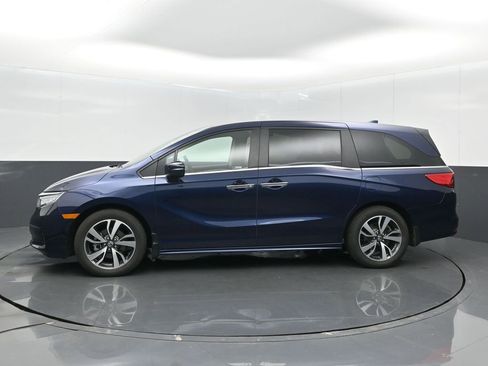 Certified 2024 Honda Odyssey Touring image 4