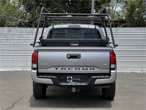 Used 2021 Toyota Tacoma SR5 w/ Technology Package AWD/4WD image 11