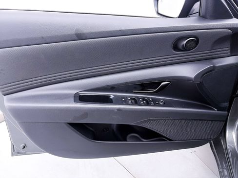 Used 2025 Hyundai Elantra Sport FWD image 14