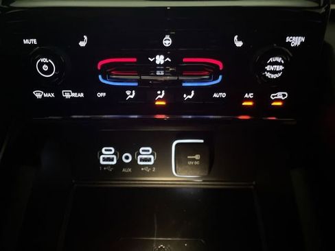 New 2025 Jeep Grand Cherokee L Altitude RWD image 18