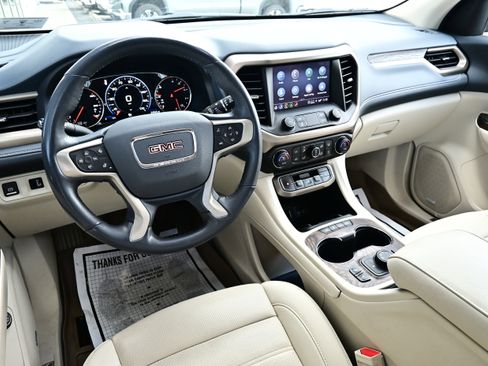 Used 2021 GMC Acadia Denali w/ Denali Ultimate Package AWD/4WD image 23