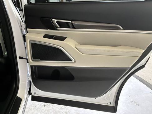 Used 2024 Kia Telluride S AWD/4WD image 14
