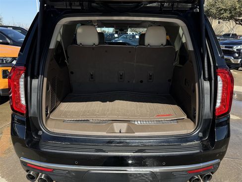Used 2022 GMC Yukon XL Denali image 30